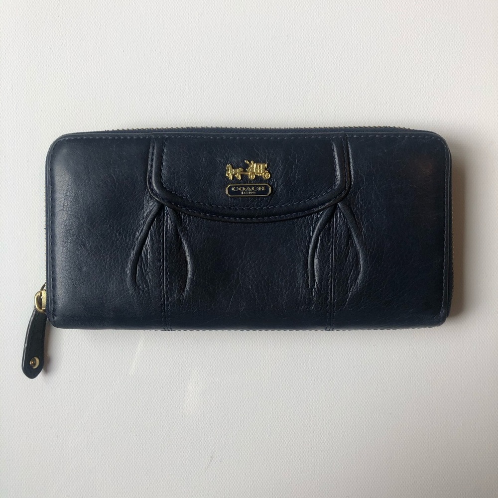 Coach 46601 accordion wallet